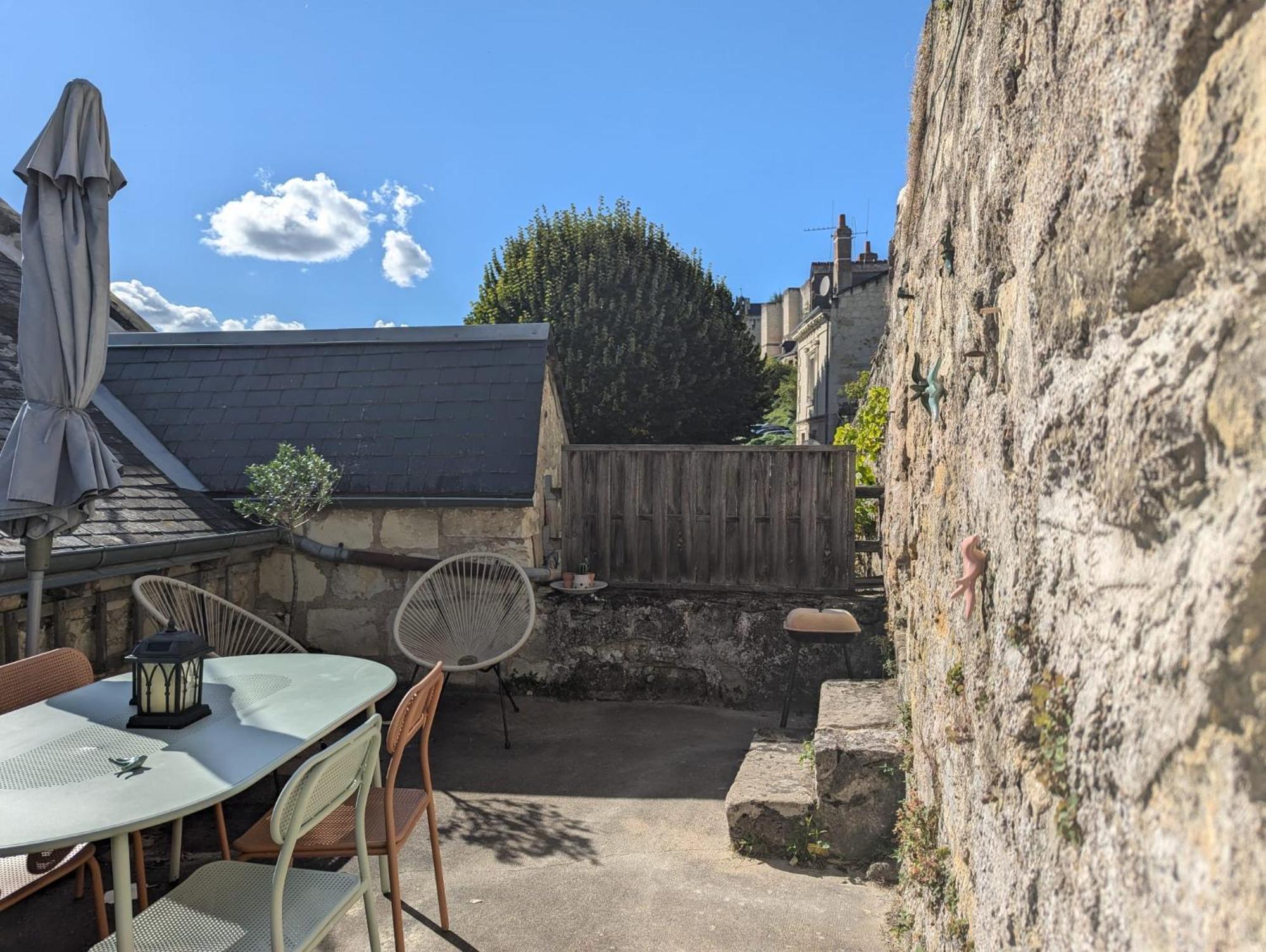 Appartement Des Hirondelles , Au Pied Du Chateau Chinon Exteriér fotografie
