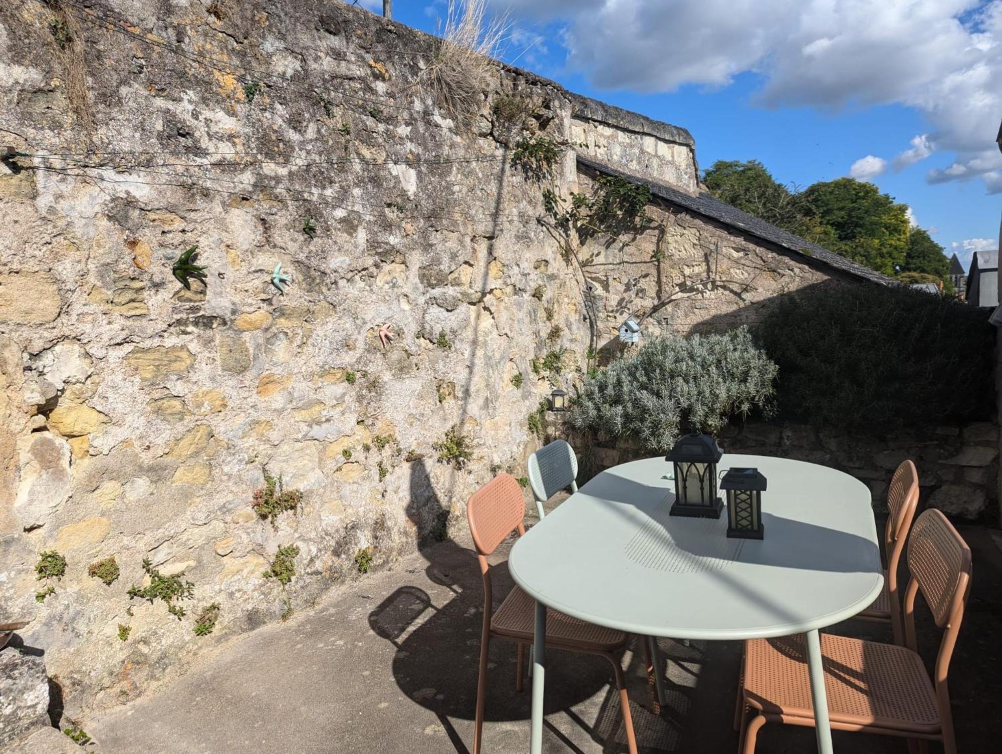 Appartement Des Hirondelles , Au Pied Du Chateau Chinon Exteriér fotografie